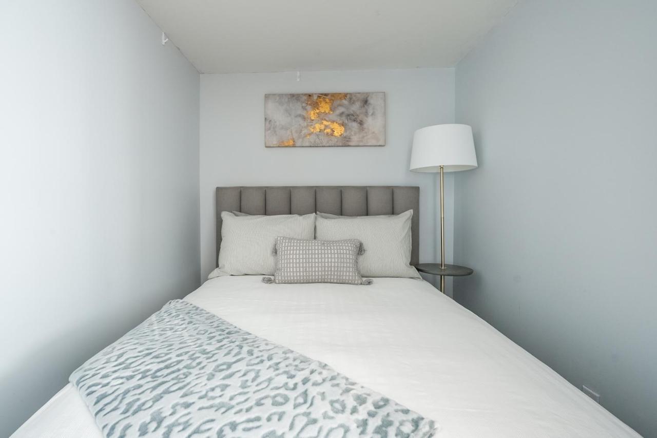 Globalstay Yonge St Condos Торонто Екстериор снимка