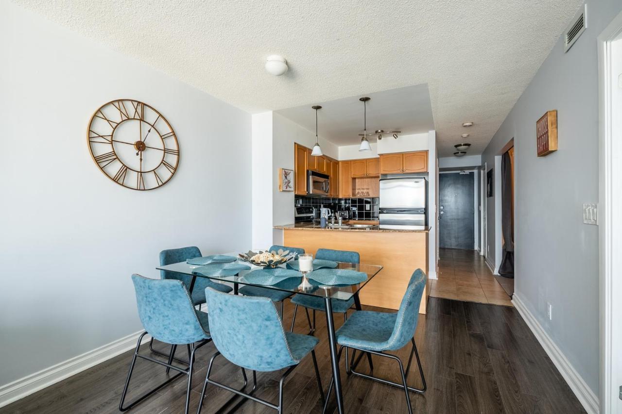Globalstay Yonge St Condos Торонто Екстериор снимка