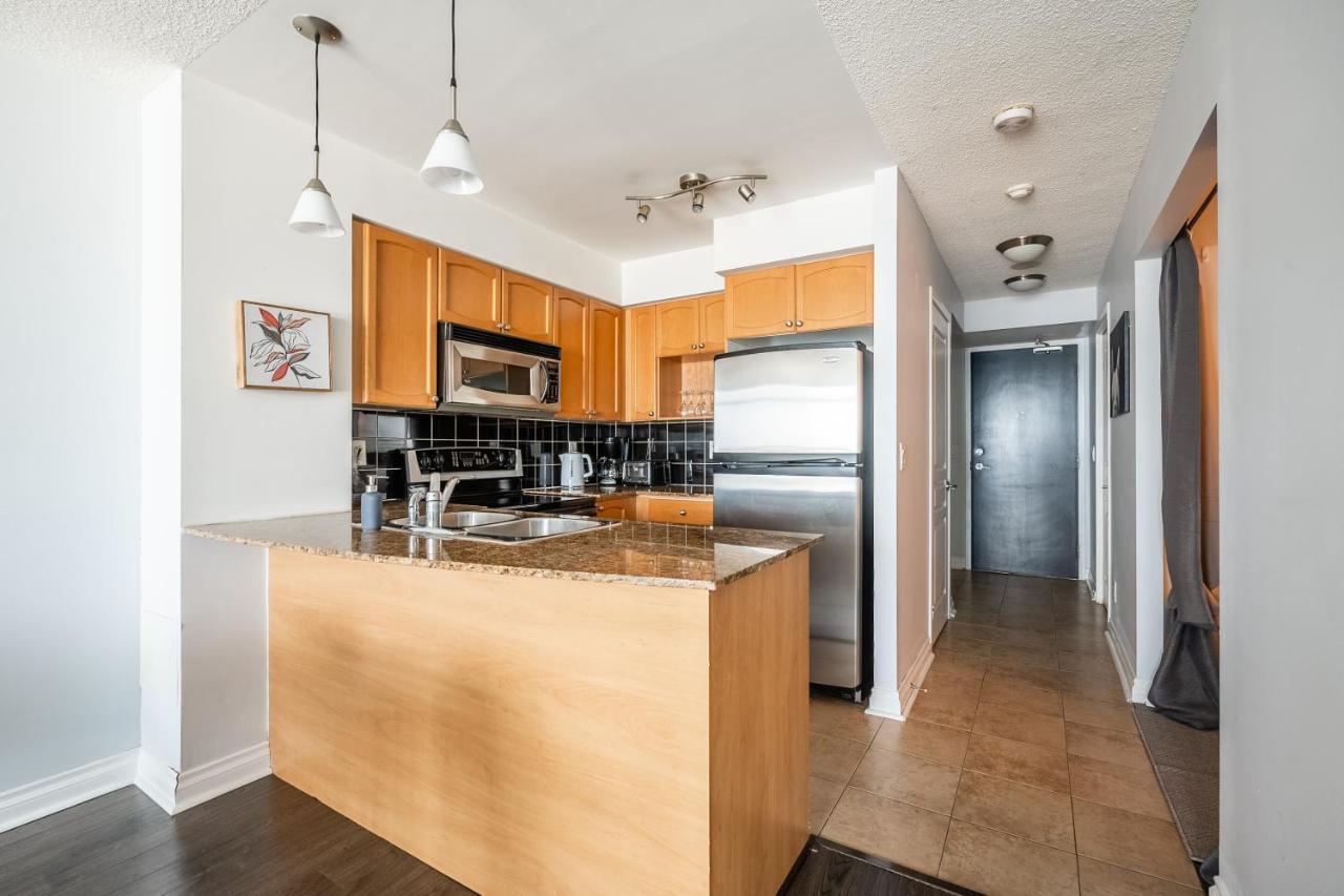 Globalstay Yonge St Condos Торонто Екстериор снимка