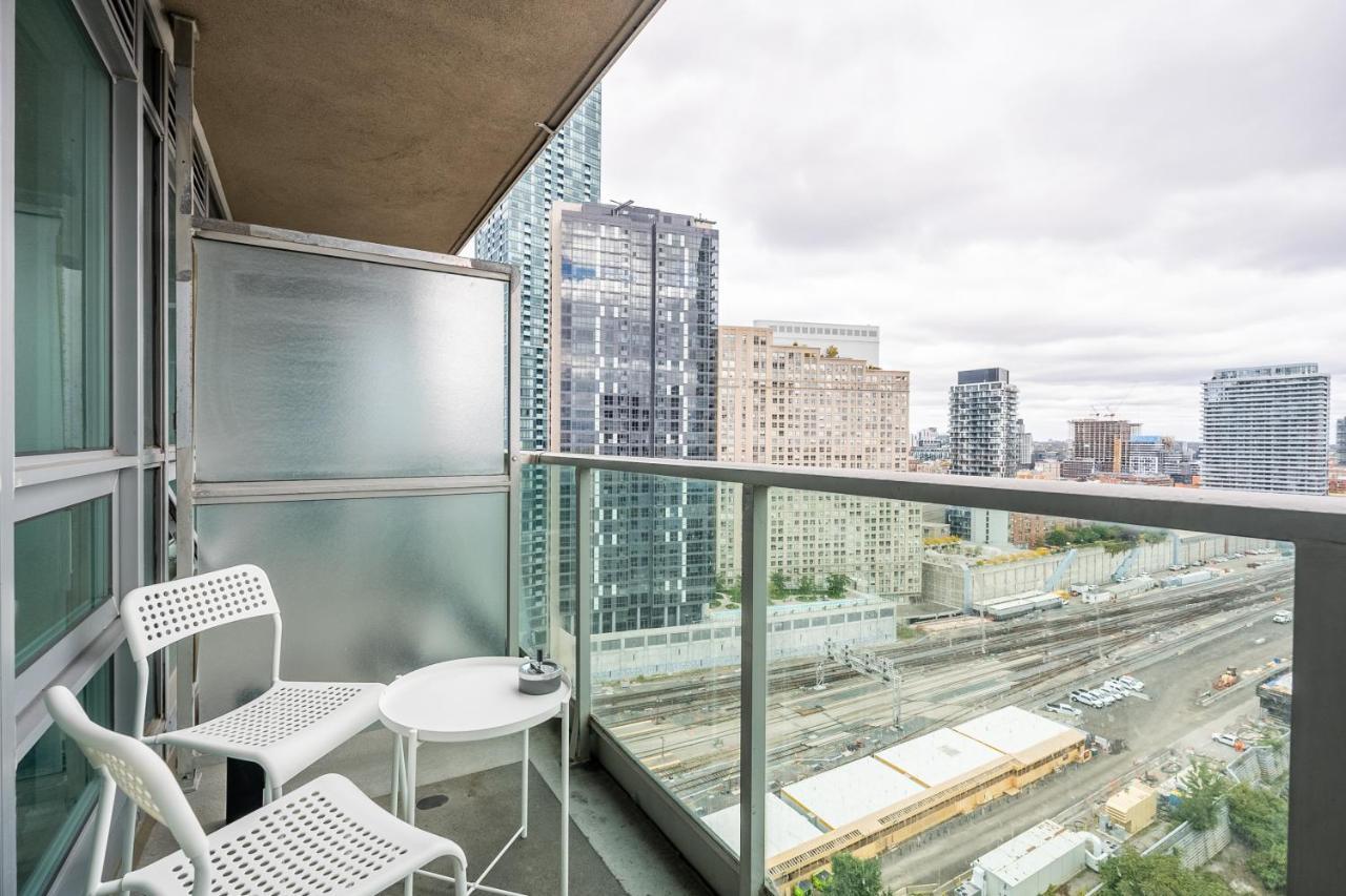Globalstay Yonge St Condos Торонто Екстериор снимка