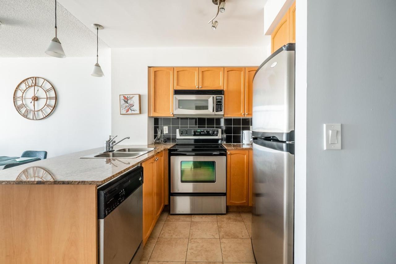 Globalstay Yonge St Condos Торонто Екстериор снимка