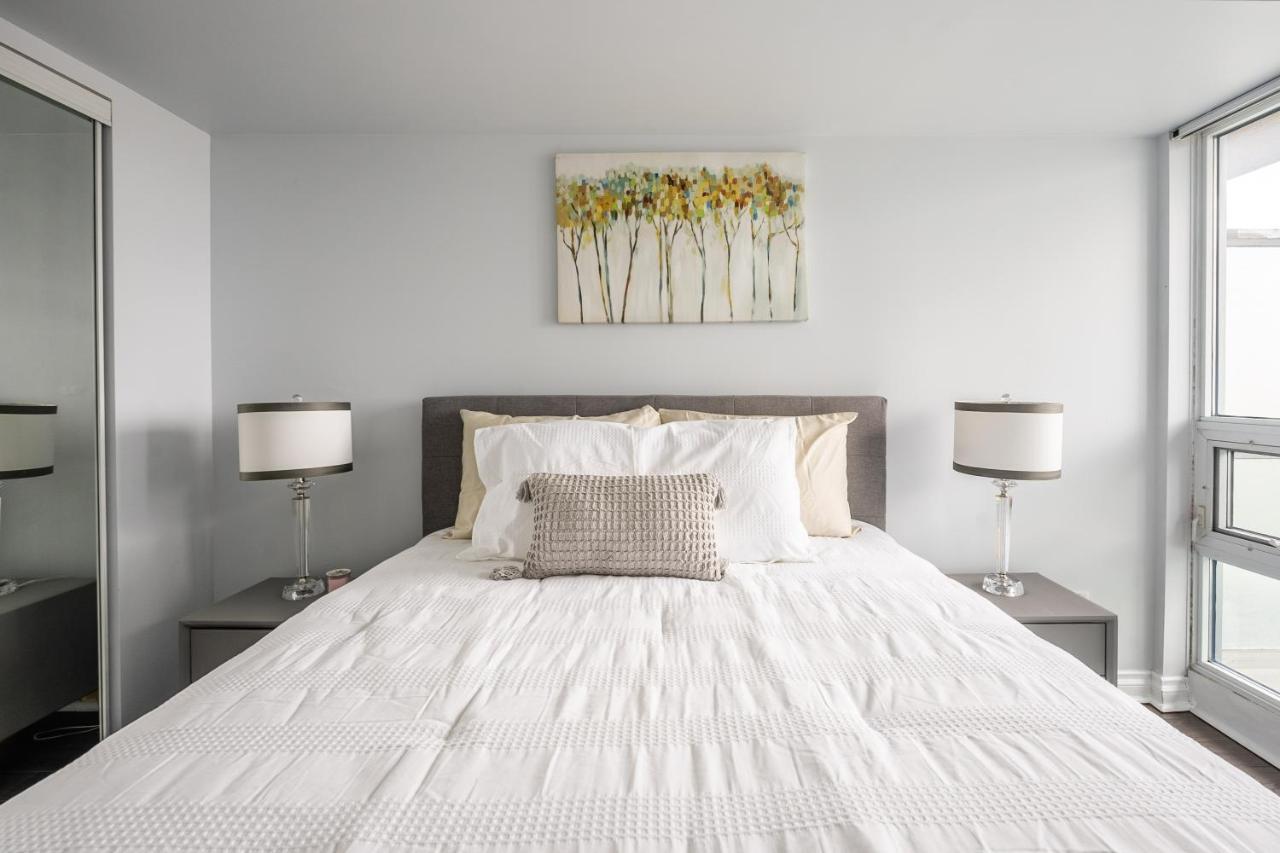 Globalstay Yonge St Condos Торонто Екстериор снимка