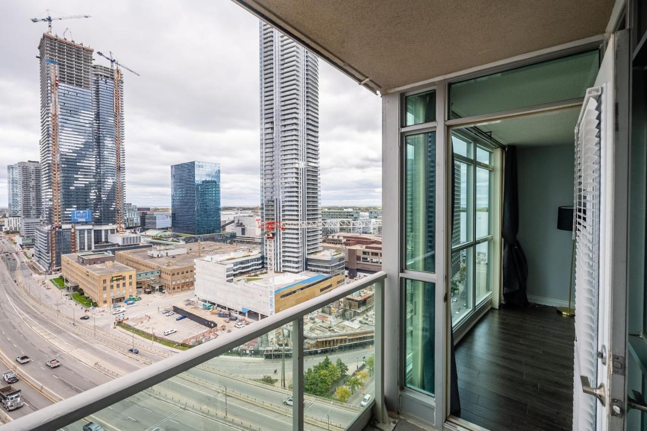 Globalstay Yonge St Condos Торонто Екстериор снимка