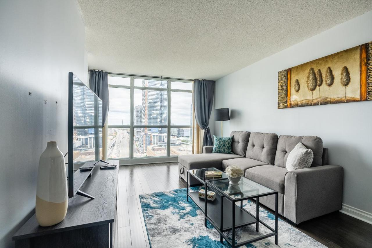 Globalstay Yonge St Condos Торонто Екстериор снимка
