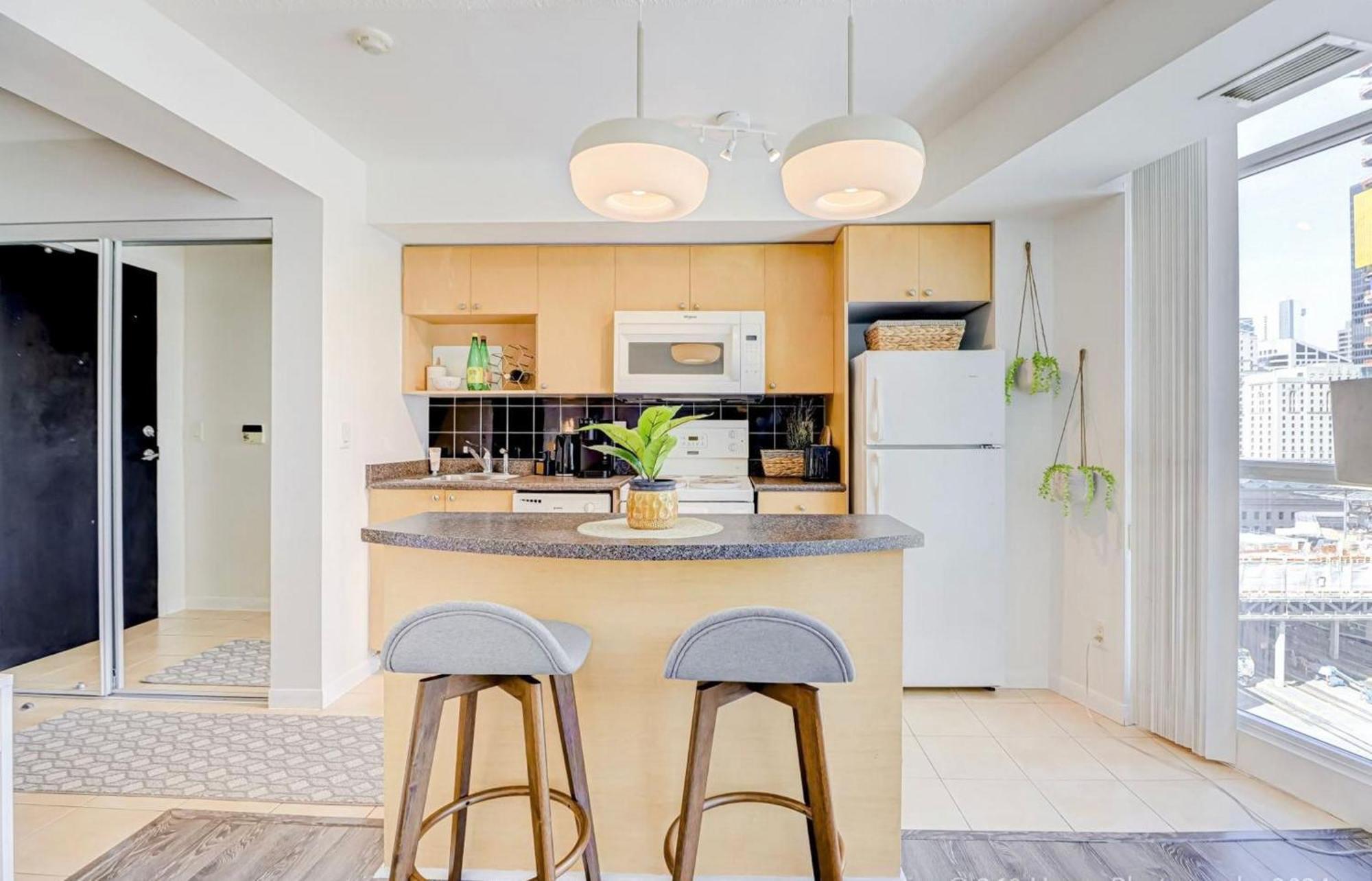 Globalstay Yonge St Condos Торонто Екстериор снимка