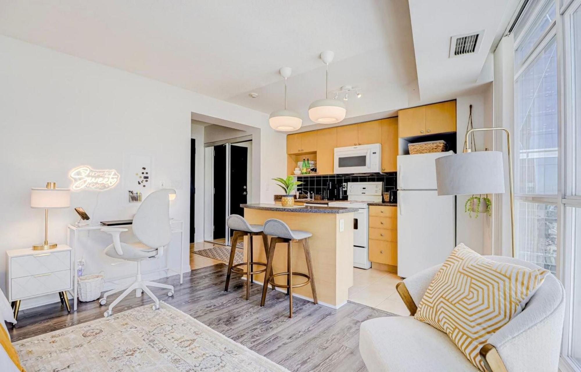 Globalstay Yonge St Condos Торонто Екстериор снимка