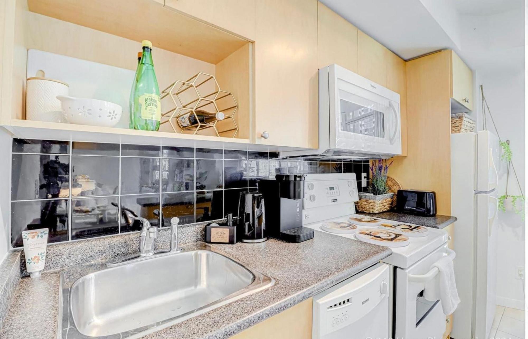 Globalstay Yonge St Condos Торонто Екстериор снимка
