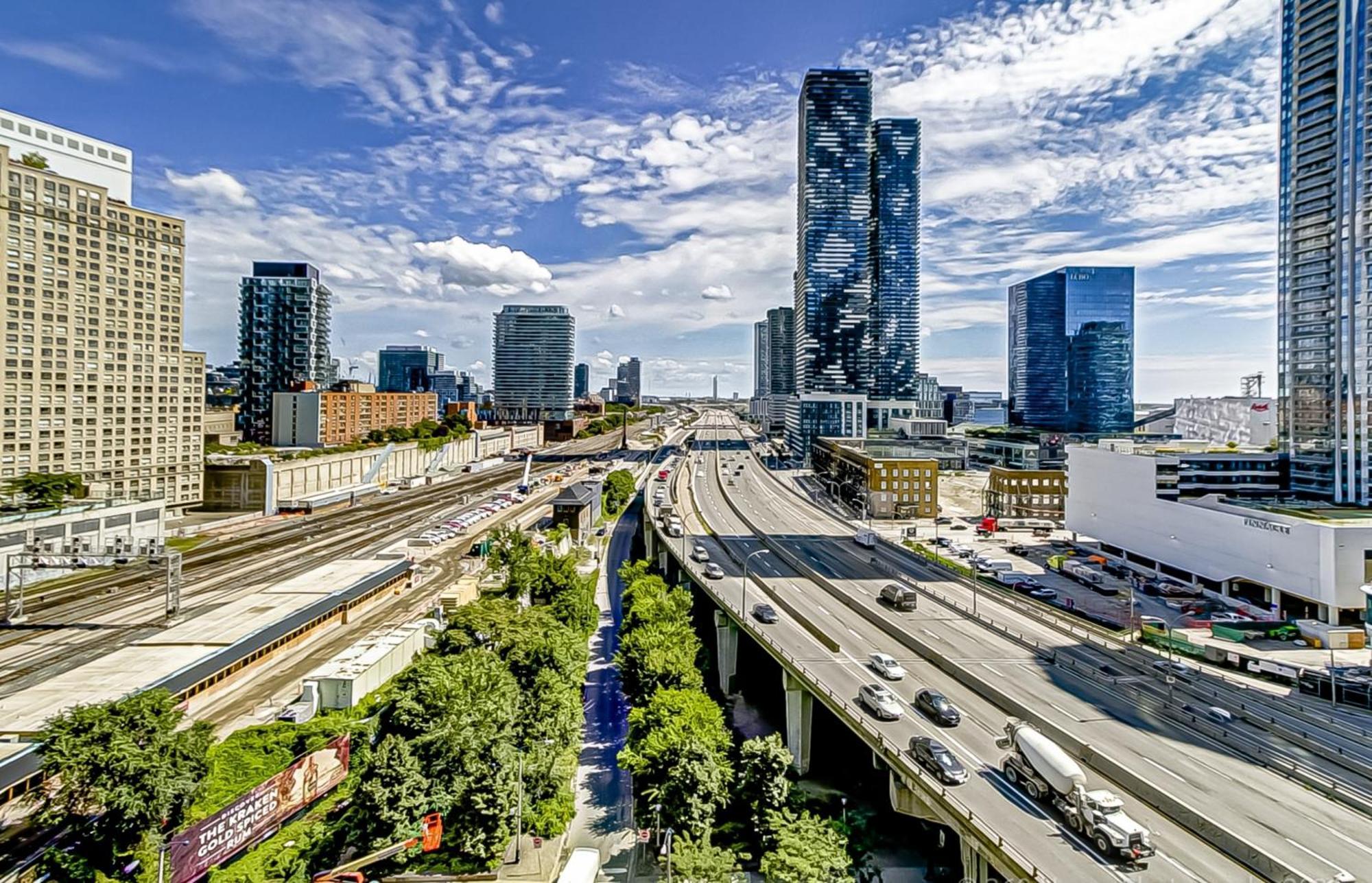 Globalstay Yonge St Condos Торонто Екстериор снимка
