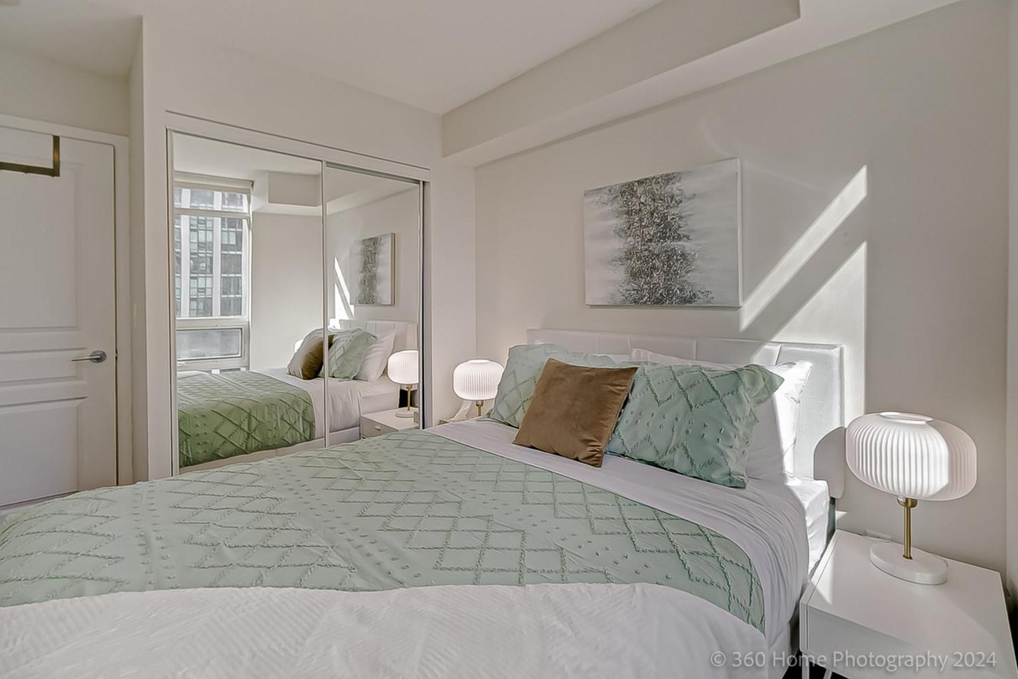 Globalstay Yonge St Condos Торонто Екстериор снимка